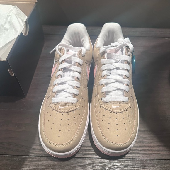 Nike Air Force 1 Low Retro women’s size 7/Men 5.5 Linen - Picture 8 of 9